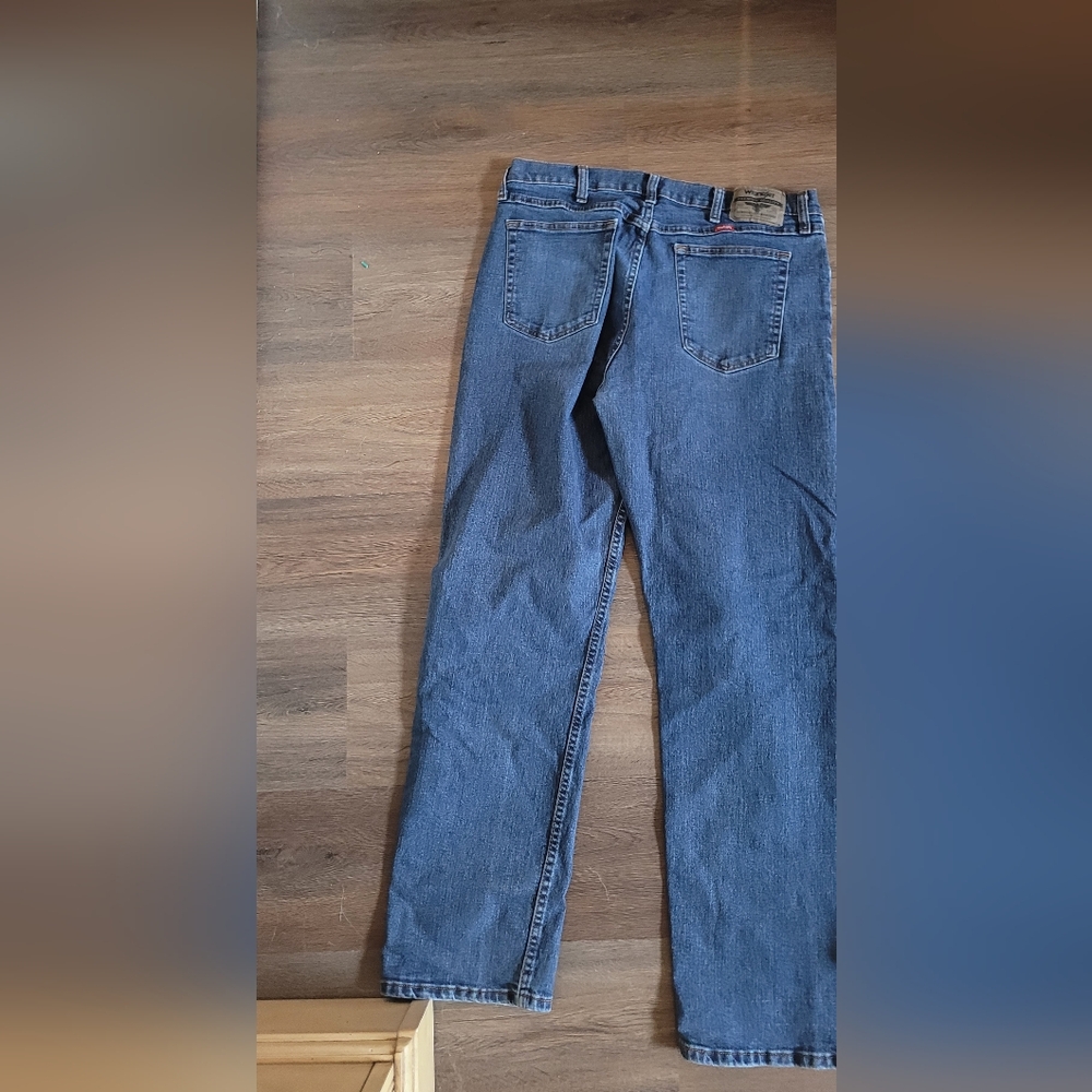 Wrangler Relaxed Fit Blue Jeans